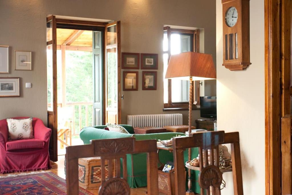 הוילה House In דלפי מראה חיצוני תמונה